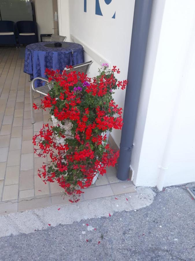 Hotel Serenella Lido di Jesolo Exterior foto