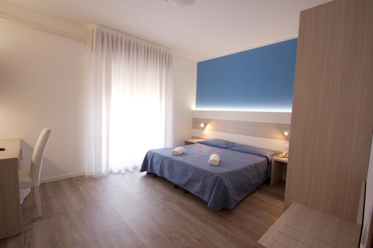 Hotel Serenella Lido di Jesolo Exterior foto