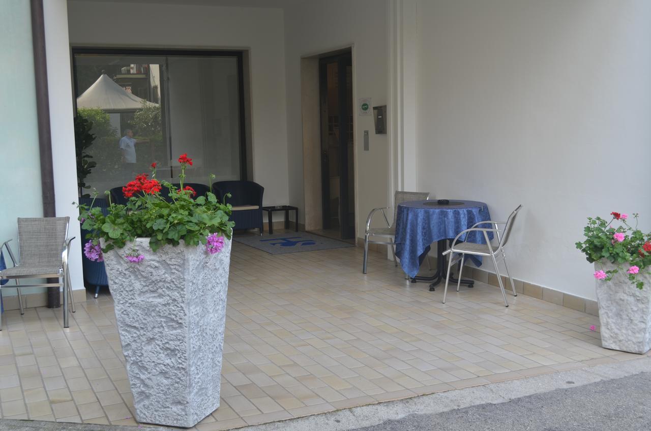 Hotel Serenella Lido di Jesolo Exterior foto
