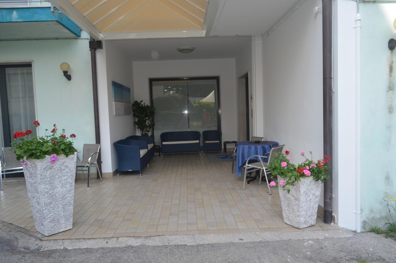 Hotel Serenella Lido di Jesolo Exterior foto
